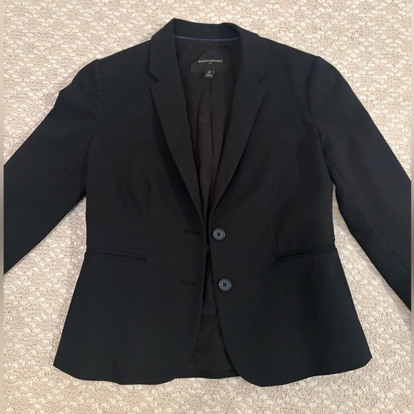 Banana Republic Jackets & Blazers - Banana Republic Classic Black Blazer